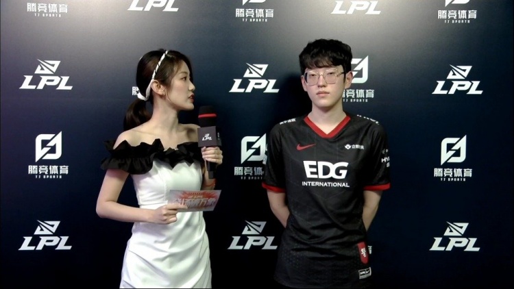 比赛悬念持 比赛悬念持