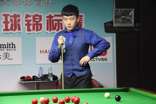 一名选手在 一名选手在